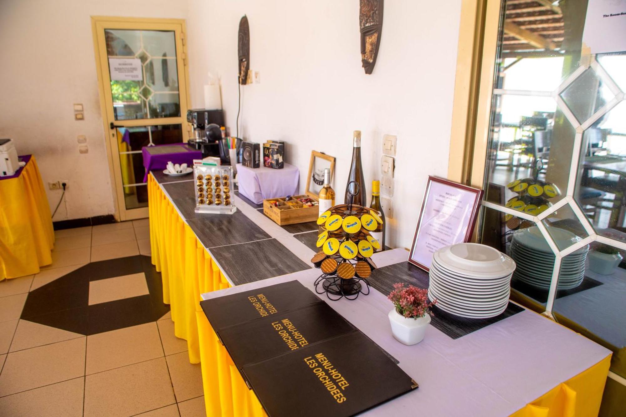 Hotel Les Orchidees Котону Екстер'єр фото
