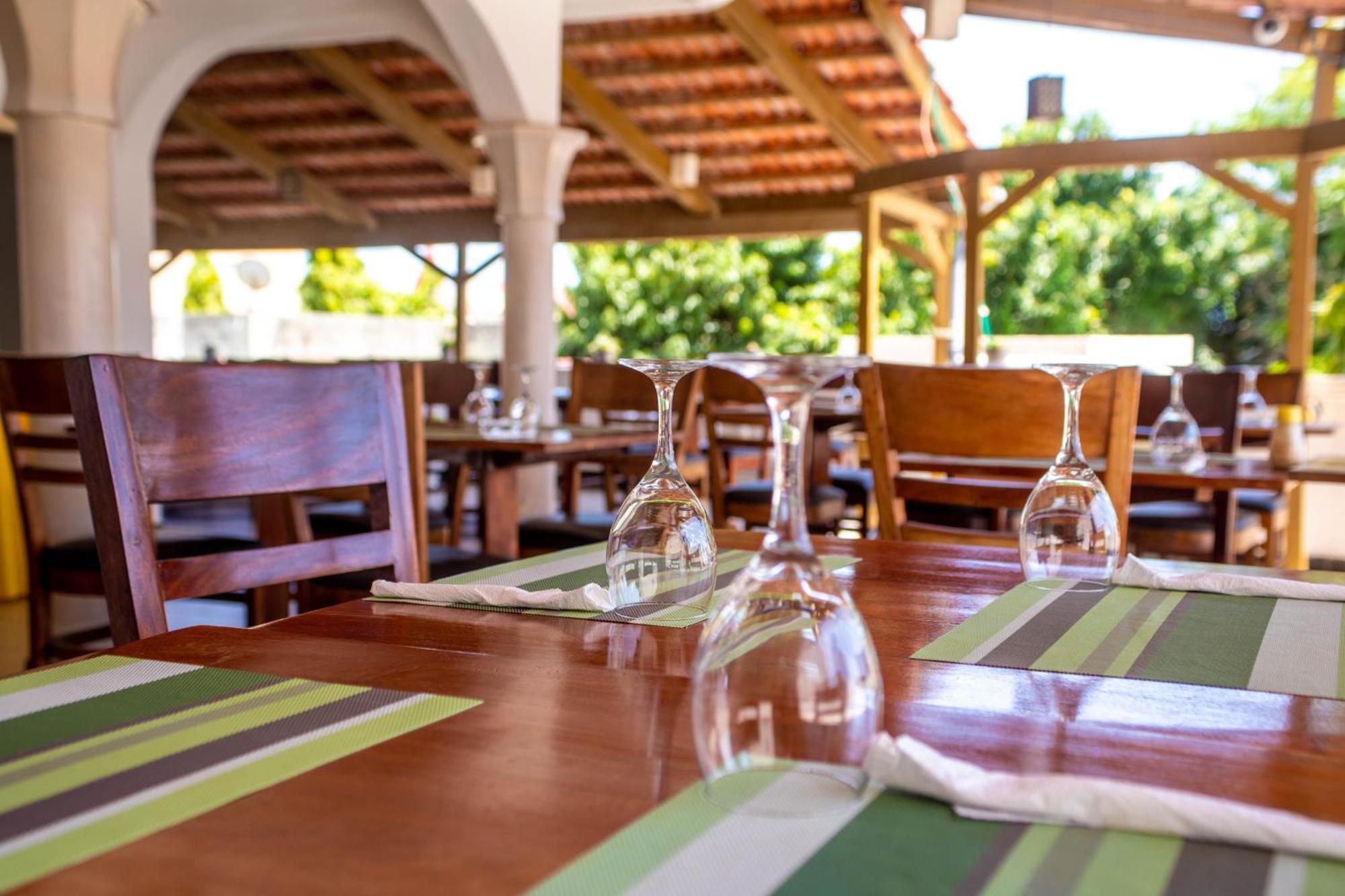 Hotel Les Orchidees Котону Екстер'єр фото