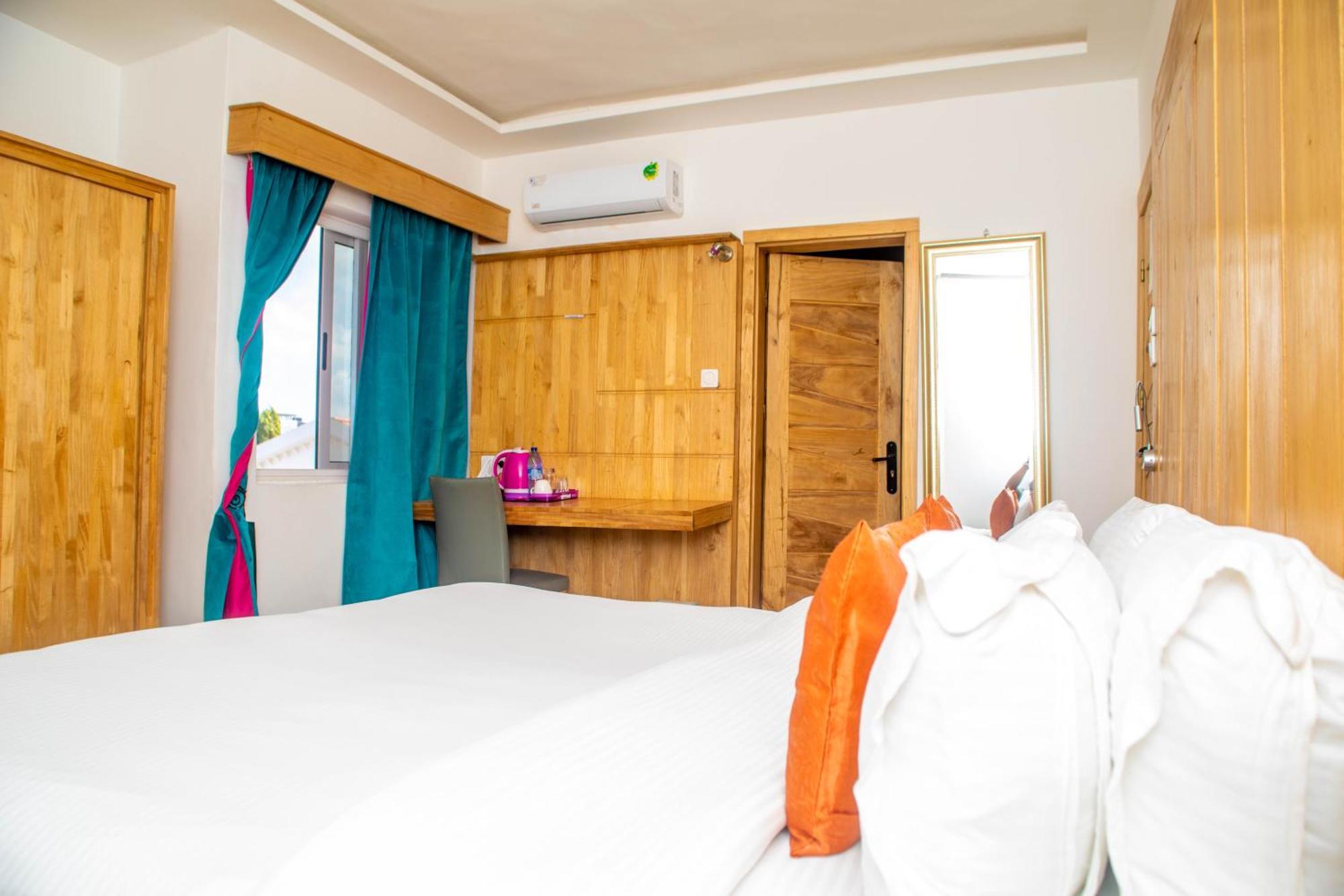 Hotel Les Orchidees Котону Номер фото
